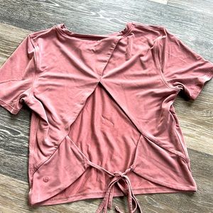 Lululemon soft top 6. Super cute. Cropped style.